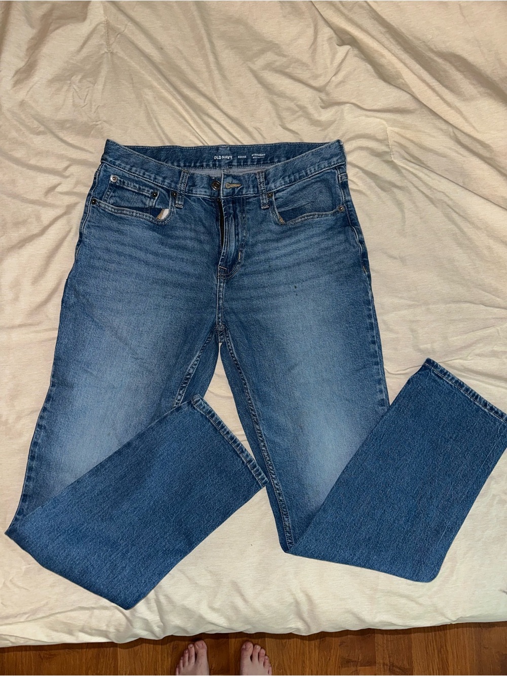 Old Navy Straight Leg Jeans in Medium Blue Wash